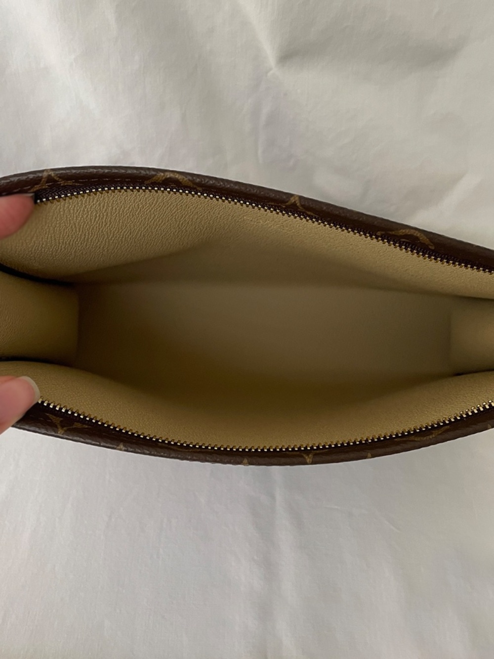 ~Louis Vuitton~ Toiletry Pouch Bag 10” - Picture 12 of 13